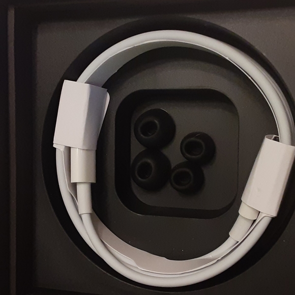 Brand New Wireless Earbuds - Picture 4 of 6